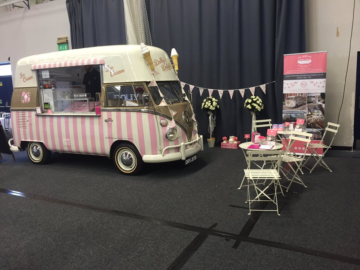 TheLovebusWedCo's tweet photo. #weddinghour our gorgeous @DollysdelightsS by the catwalk #gnws2016 last Sunday & Daisy & Delilah outside @BoltonArena https://t.co/y77I9lrkuj