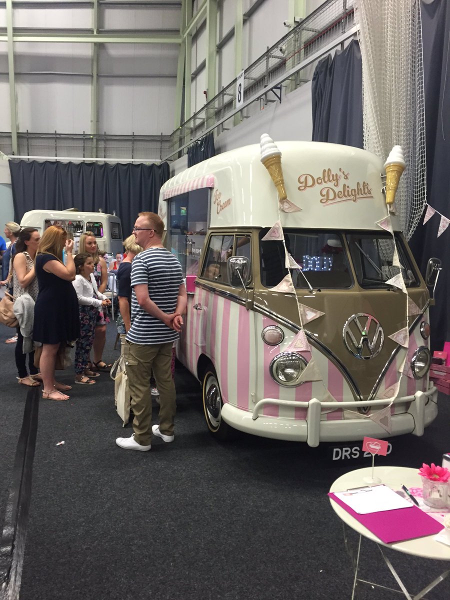 TheLovebusWedCo's tweet photo. #weddinghour our gorgeous @DollysdelightsS by the catwalk #gnws2016 last Sunday & Daisy & Delilah outside @BoltonArena https://t.co/y77I9lrkuj