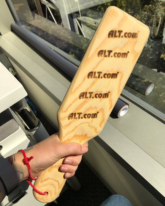 Look at the nifty paddles we made. 😁 https://t.co/gwKUCZsAVY<a href="/tag/humpday"class="tags"><span>#humpday</span></a><a href="/tag/maythe4thbewithyou"class="tags"><span>#maythe4thbewithyou</span></a>