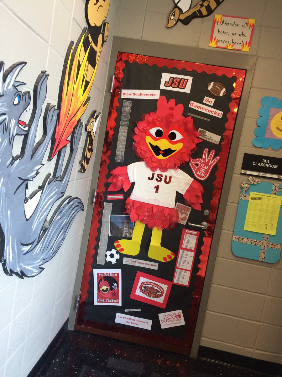 yWords_English's tweet photo. I decorated my classroom door for "Alabama College Application Week." #gogamecocks #blowsoutherners🎼🎶🎺🎷🎶❤️😃 #jsugraduate @city_oxford https://t.co/kUu5aNUpZJ