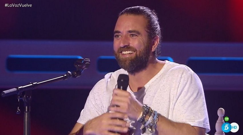 #LaVozVuelve ¿Os ha gustado <a href="/CarlosPepaLaVoz/">Carlos La Voz</a>? 😁👏 > mdia.st/directo5