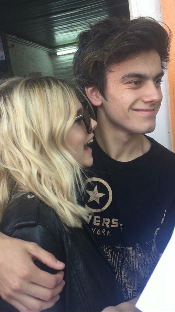 ruggeroftzenere's tweet photo. ESTOY EN EL PISOOO TAN HERMOSOS NO PUEDO MÁS #AgustinBernasconiTrendy #ValentinaZenereVillana #SoyLuna #KCAArgentina https://t.co/R9JSZDvPS1
