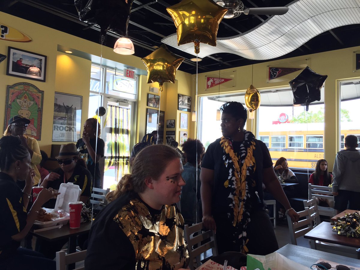 stefenadventure's tweet photo. Tailgating at Canes on Homecoming day!
@ike9_Eagles @lmamerson &amp;@AldineISD https://t.co/0QX7BVFvk3