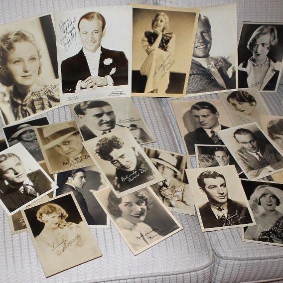 megaestatesales's tweet photo. All the stories they could tell.... #photos #oldhollywood #hollywood #autographs #autograp… https://t.co/qycLHD0iq8 https://t.co/ZujMd8l9g8