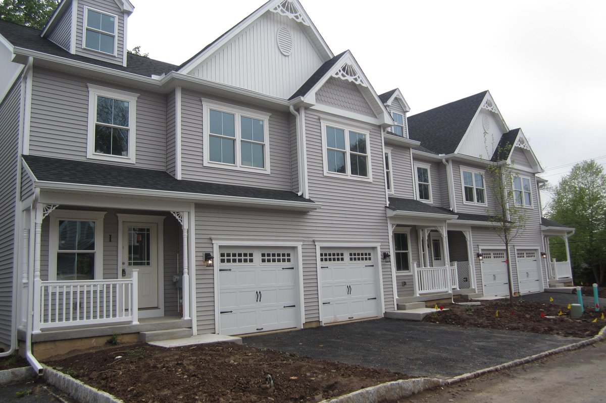 QuinnWilsonInc's tweet photo. OPEN HOUSE Sat (9/24) &amp; Sun (9/25) 1-4pm  "Townhouses at Crooked Billet". ... 400 N York Rd  Hatboro, PA, Priced at $299,900! https://t.co/9yBw9hHgho