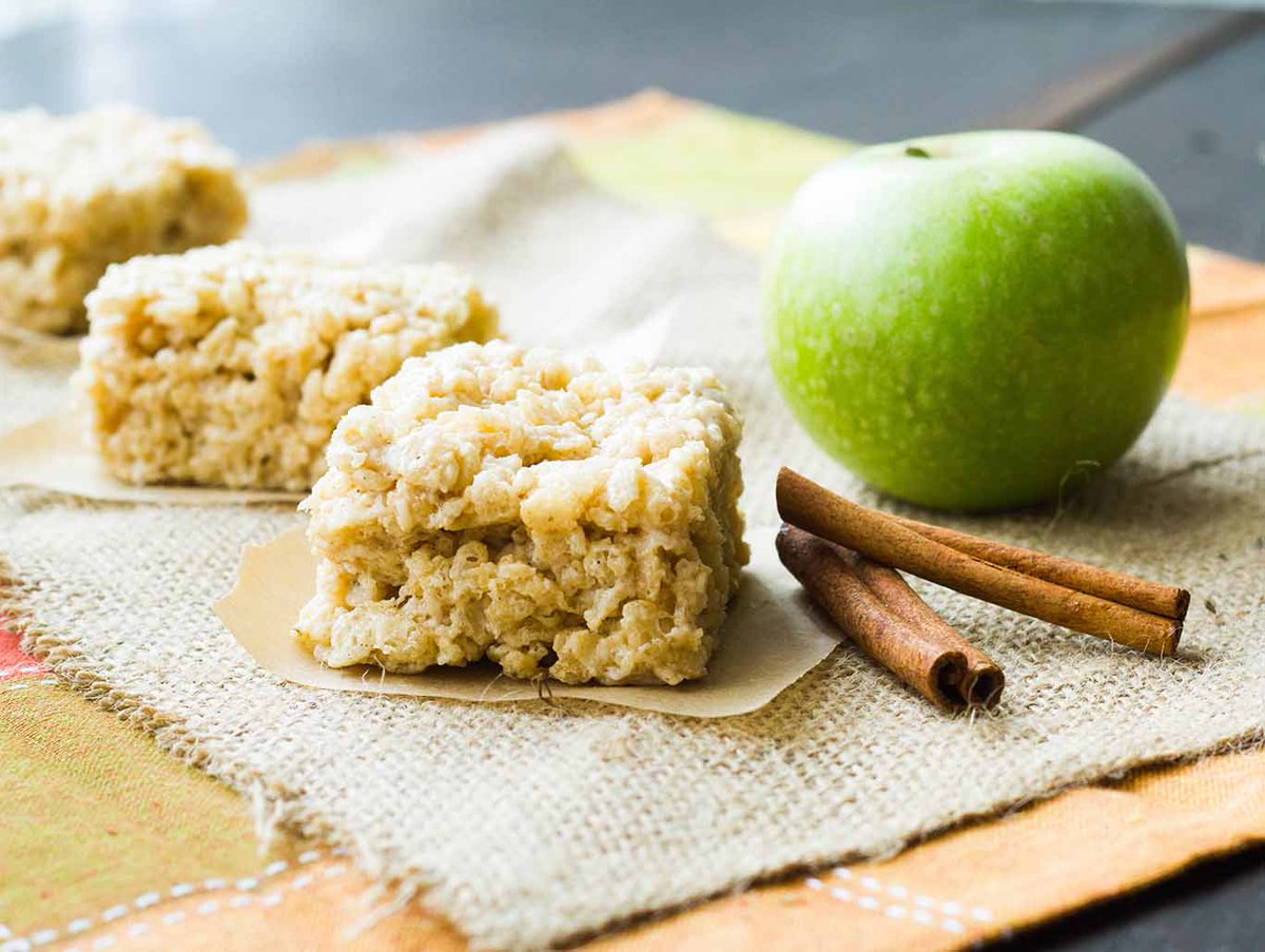 MyDandies's tweet photo. Cinnamon Apple Butter Crispy Treats 🍏. #becausefall. https://t.co/UmfgkJV2Uj https://t.co/vCVApgS5Uq