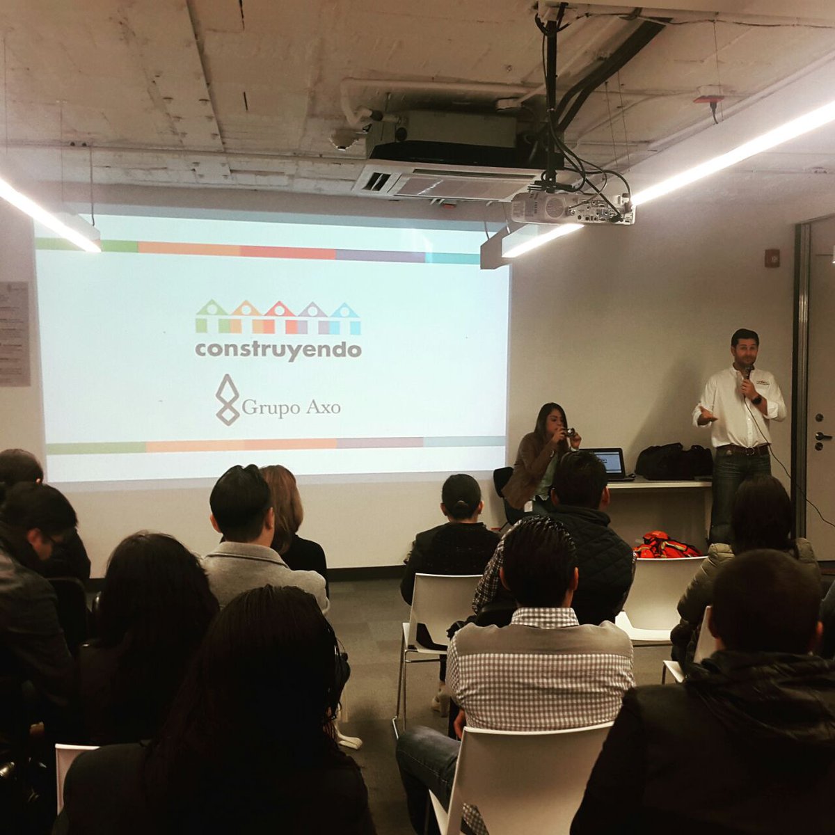 GrupoAXO's tweet photo. El pasado 15 de septiembre fue el kick off de #TailoredHelp con la Fundación Construyendo @construyendomx #GrupoAxo https://t.co/SUL7xWSyAX