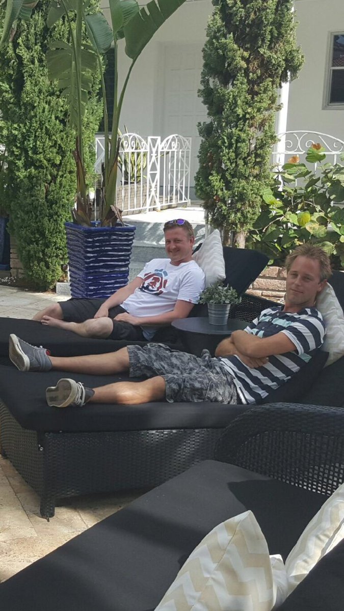 beachside_apts's tweet photo. Our happy guests relaxing at #BeachsideAptHotel https://t.co/k7GVkjnQh0