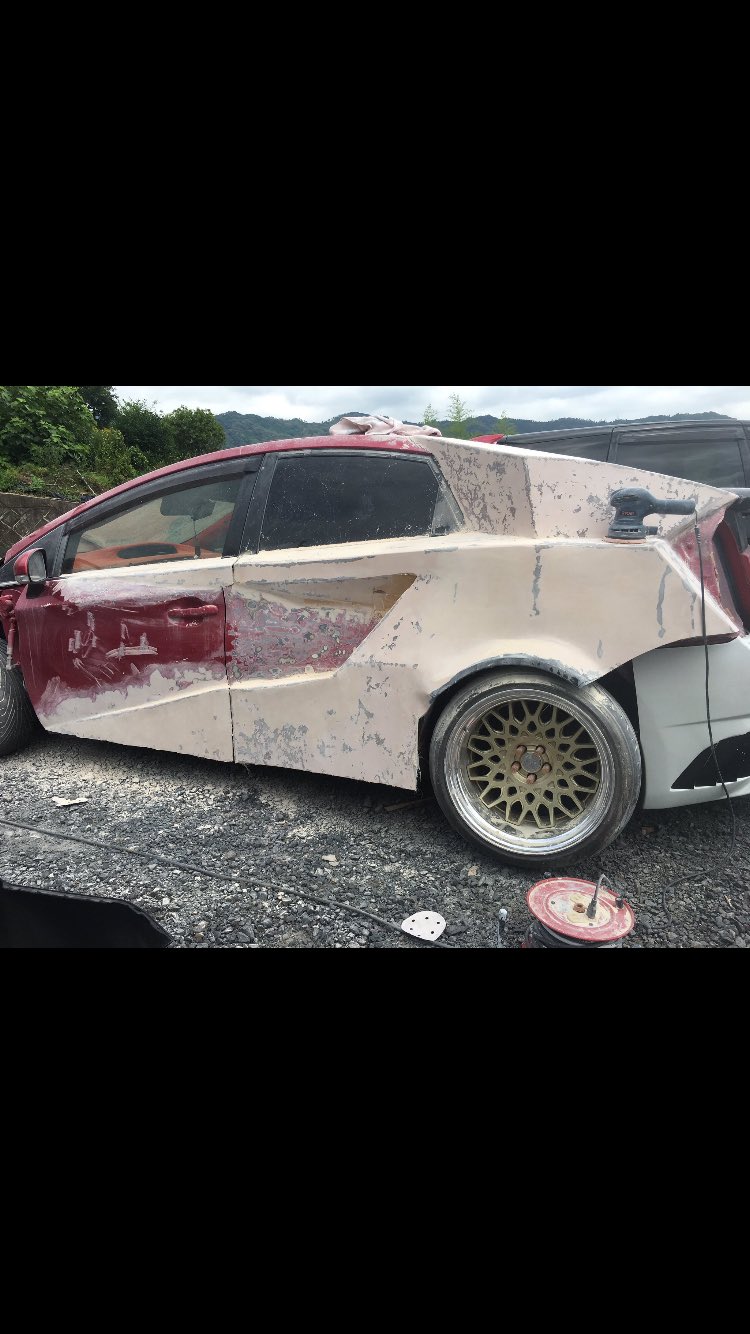 ハセ この人まじでやばい 車いじりに限界がないことをあらためて知りました おれも原型かえよ まじでなんの車 かわからない 誰も見たことない車にしよ 勝手に載せてすいませんでした