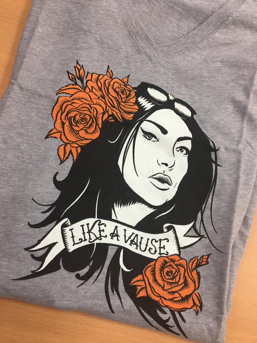 makimixi's tweet photo. No mameeeeeen la creΓa perdida!!! π± acaba de llegar mi playera de @OITNB @LauraPrepon #LikeAVause πβ€οΈ #OITNB https://t.co/G2nulkD2Ey
