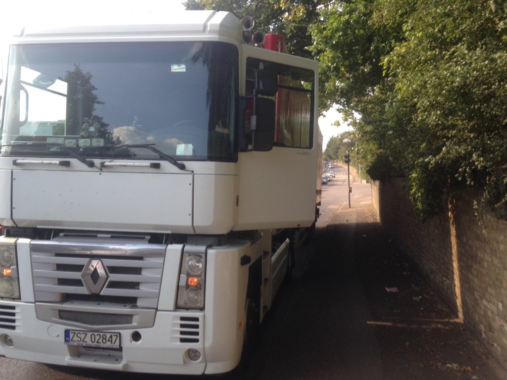 KentPoliceRoads's tweet photo. Lorry driver dealt with for driving whilst on his phone Hall Road Maidstone. #ProjectEDWARD #Fatal5 #GFPN AE https://t.co/uukFZ4FaTS
