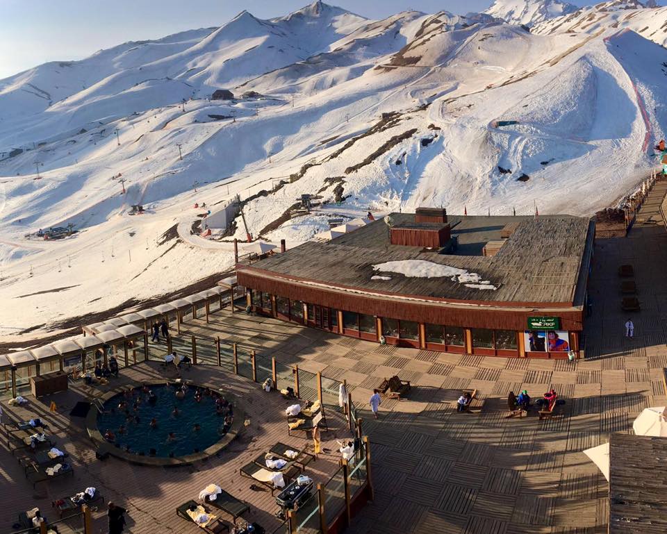 SKITOTALCHILE's tweet photo. Súmate a nuestras salidas diarias y disfruta el cierre de la temporada en Valle Nevado. ¡Te esperamos! https://t.co/YZLTDGHVkK