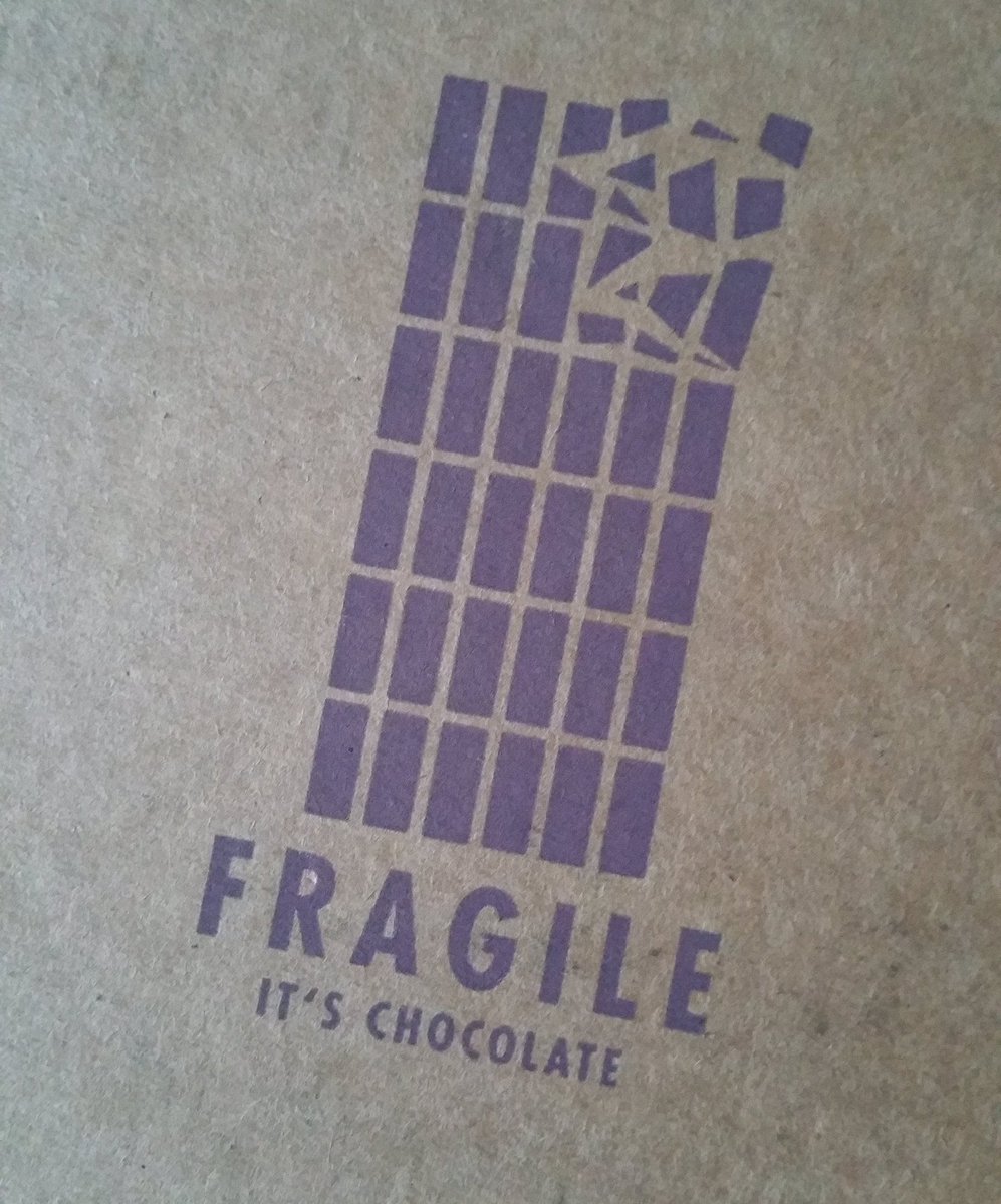 undsielaeuft's tweet photo. Solche Lieferungen sind mir die liebsten 🍫 #Postwarda https://t.co/unXheZss7L