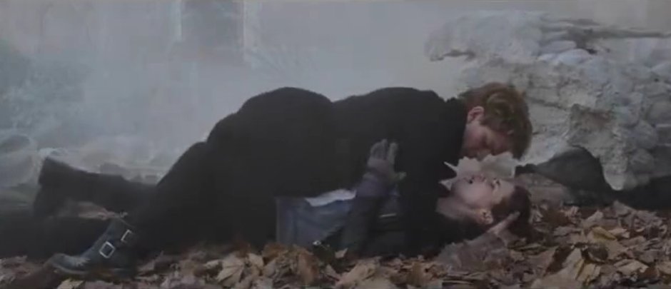DanielGrigori_1's tweet photo. #Luciel en el trailer
#FallenMovieTrailer #FallenTrailer #FallenMovie https://t.co/oHiFVTY1pr