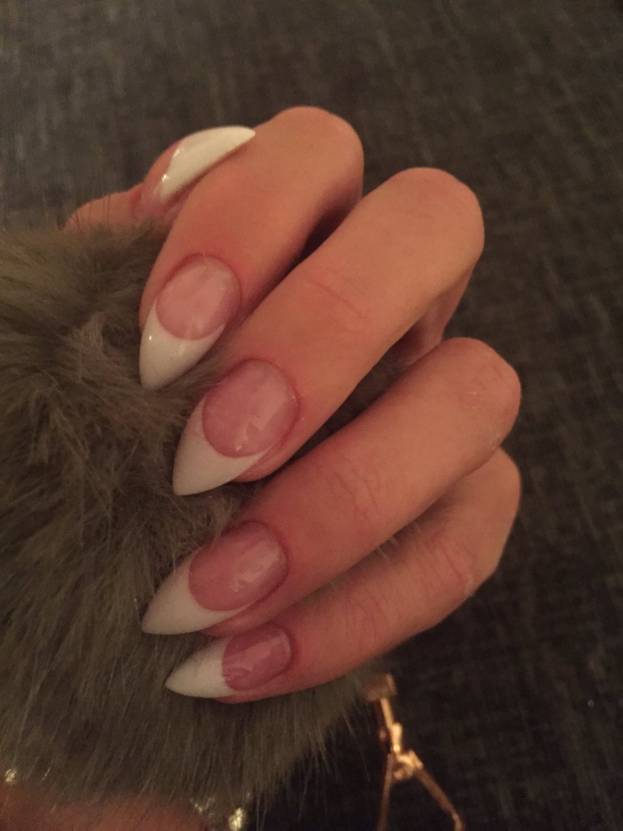 HReedNails's tweet photo. Pink and whites by me on me #classicfrench #CND #original @CNDWorld @SweetSquared https://t.co/m60rnjLV5A