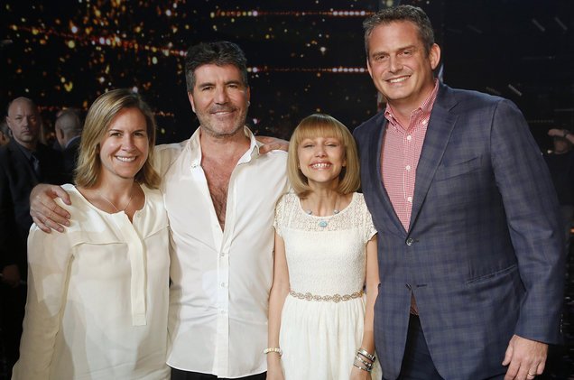 bmi's tweet photo. #AGT winner (and new BMI songwriter) @GraceVanderWaal signs to @ColumbiaRecords! https://t.co/SR9eoOQzN8 https://t.co/VO7KKnypgk