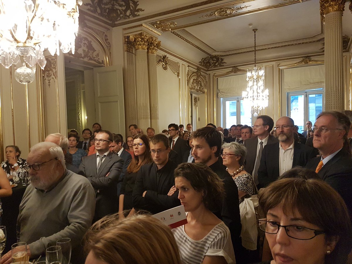 MoKasajima's tweet photo. A l'occasion de la #fête27septembre, le Délégué #WalBru rappelle l'engagement du #gouv #wallon pour un redéploiement industriel européen https://t.co/RyES09ckMp