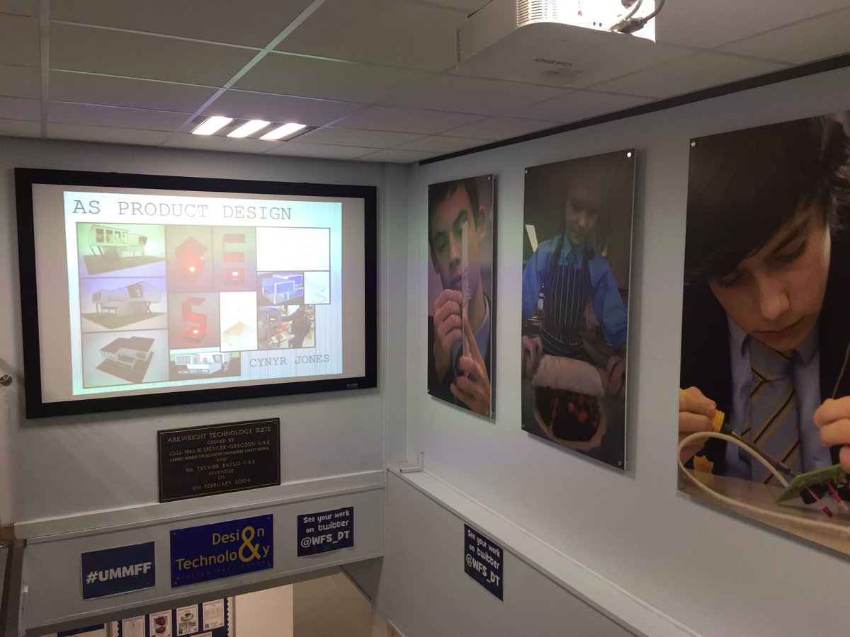 MrPriceDT's tweet image. #DTProjector all hooked up and ready to go!