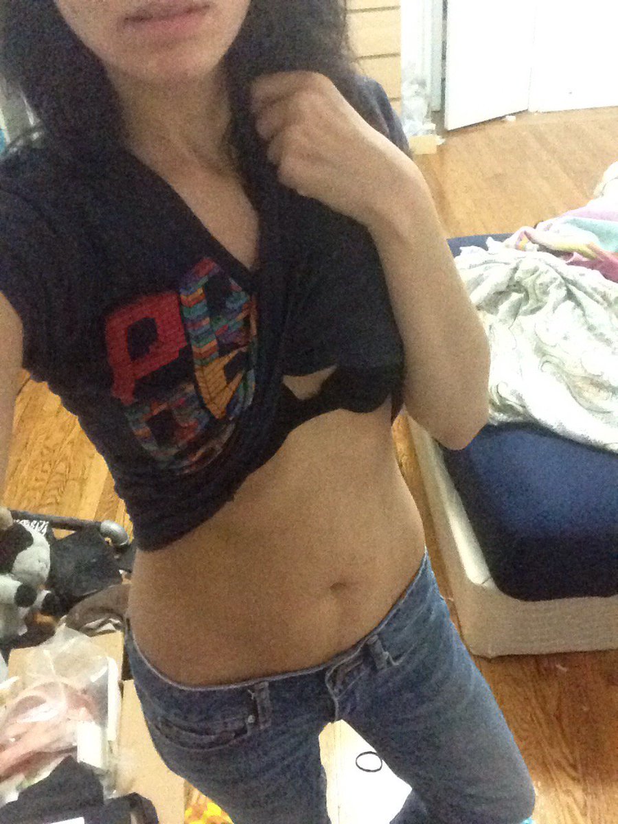 MiriamATafti's tweet photo. Just fit into my skinny jeans! :D #Size00 #SkinnyJeans #GreatDaySoFar https://t.co/lJYHvUTnU8