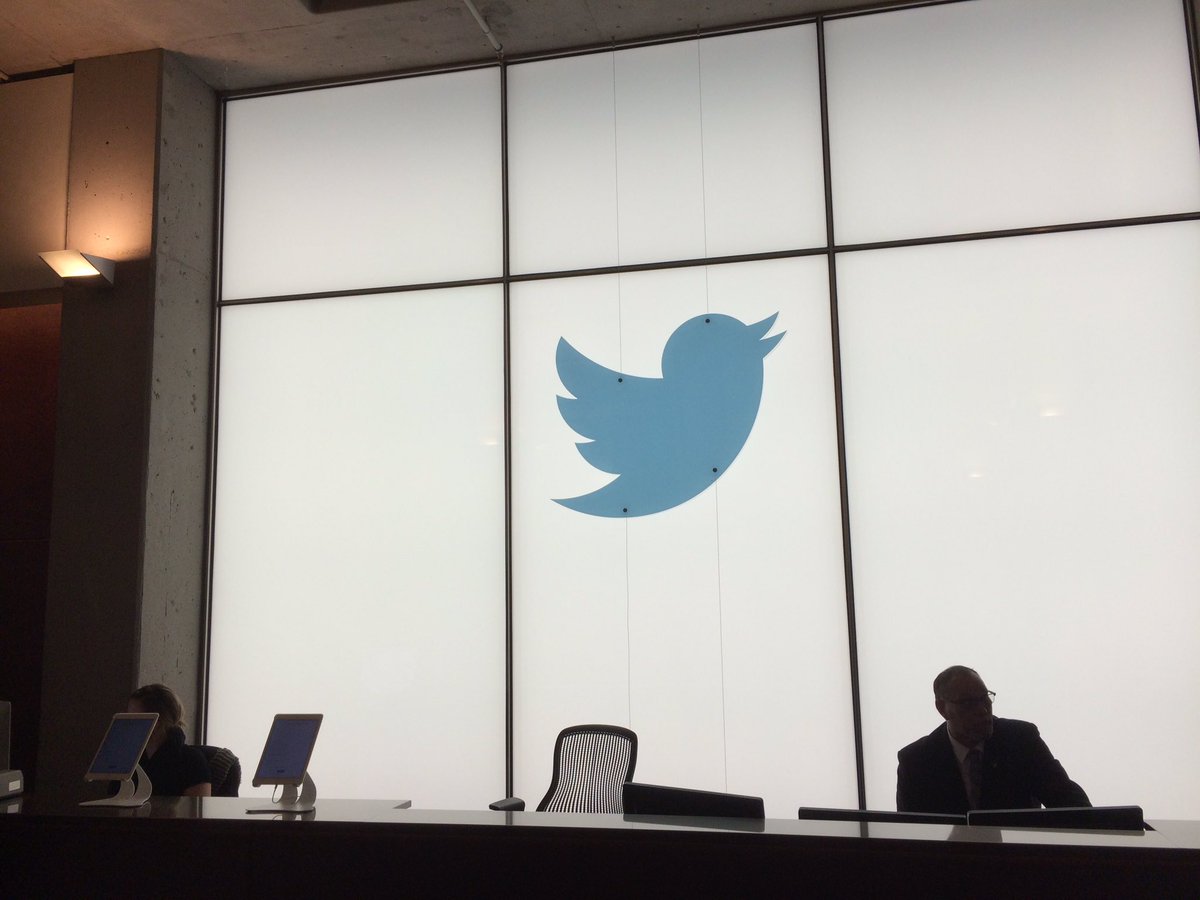 EouzanC's tweet photo. Thank you @tdrobbo &amp; @leahmarie to show what's happening @twitter #oitfr https://t.co/60MJ9Hesob