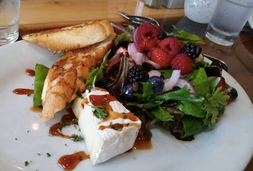 Eat_Chow's tweet photo. Lunch light today with our Berry and Brie Salad. #newportbeach #costamesa #eatchow https://t.co/Yk0e2zKjFb
