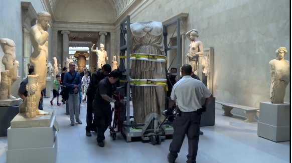 DriehausMuseum's tweet photo. Behind the scenes video via @slate: Installing Athena at @metmuseum: https://t.co/y2m5aaS9rc https://t.co/IgQuMFXaGG