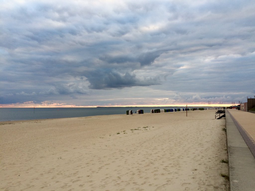 BonnLAB's tweet photo. Viel Spaß @eGovBonn @metawops @spruefer @JuliaSchaefer24 & Co beim #CodeforBonn Treffen
+ Grüße vom Strand. 🏊🏖🐳 https://t.co/1pykwr7gv9