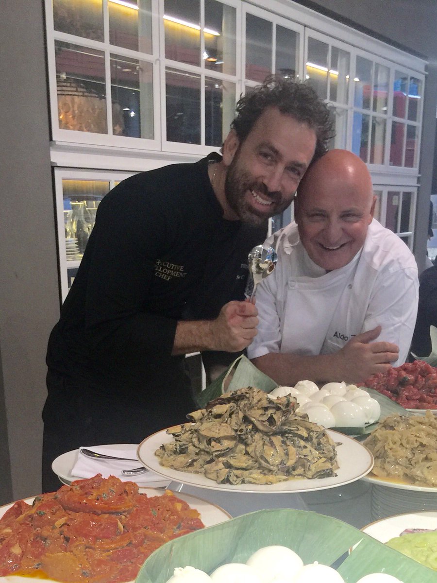 AldoZilli's tweet photo. Nearly ready to party @MolteniDada @SaclaUK @filchef @SanCarlo_Fumo #Team @GalvaninaUK https://t.co/PkR61N4GYO
