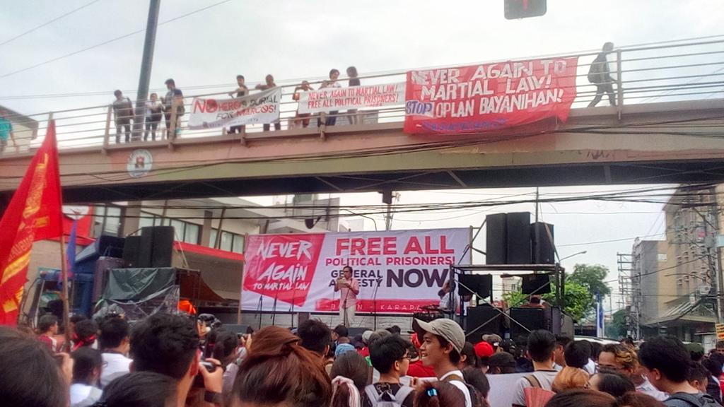 VanSulitas's tweet photo. #IWalkOutLikeThis https://t.co/xblhgAkVIr