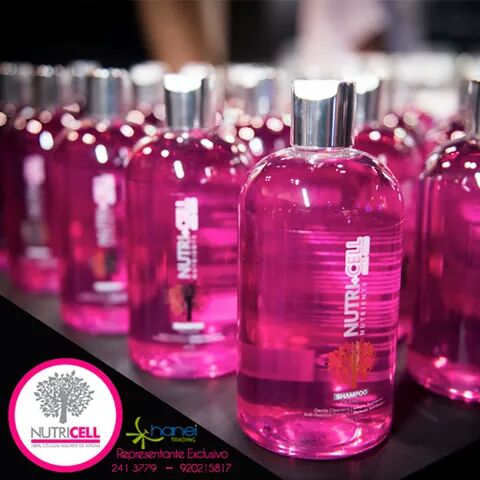 NutricellPeru's tweet photo. No olvides realizar una limpieza profunda con nuestro shampoo Nutricell libre de sodio, sin agredir ni resecar el cabello <3 #nutri #cell https://t.co/wS22kBQOAb
