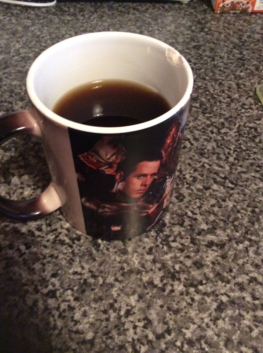 Sure this is grounds for divorce #favouritemug #chipped #Farscape #husbandsfault 😡