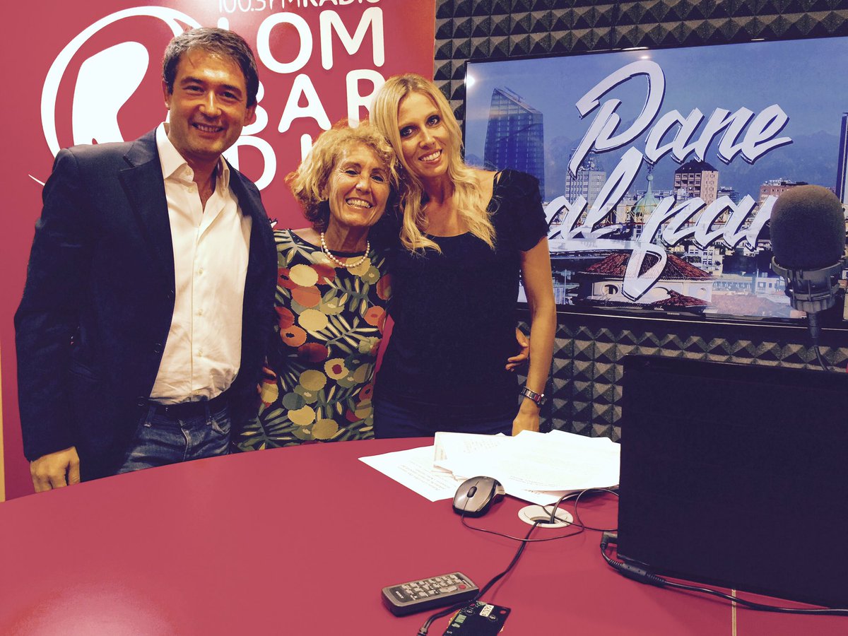 radiolombardia's tweet photo. @ManuelaDonghi con @Diana_DeMarchi @PdMilano e Roberto Di Stefano @ForzaItaliaMi #panealpane #noncifermiamomai https://t.co/tfAho3tNOb