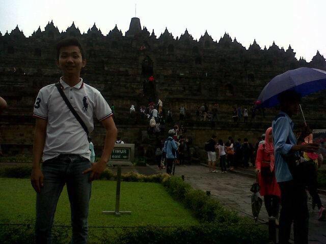RickyJuniantara's tweet photo. Come hangout with me > Live on #BIGOLIVE. https://t.co/LuAlTIOJZh https://t.co/VnHkuuVS9U