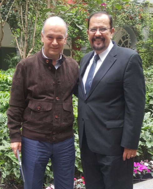 ManuelCota's tweet photo. Generando propuestas de créditos a pequeños productores de la siembra y apoyos a los pescadores. #MejoresOportunidades #MásPorElCampo https://t.co/nH6NQDO1Hy