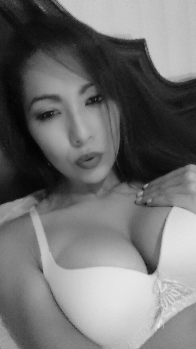 A Veryy Cute Lil Latin Bunny, Ass To Die For...
ifriends.net/stars/MYHOTTIE…