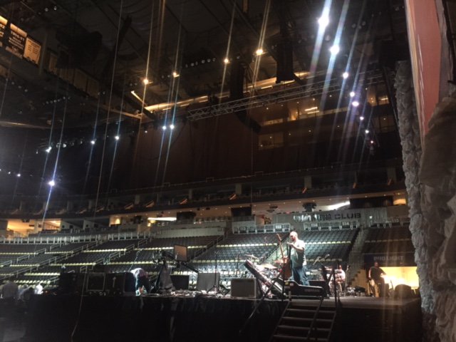 davidjeremiah's tweet photo. Please pray for the Turning Point Rally team as they set up for tonight's Stand Up Event in Pittsburgh, PA! #SUT2016 https://t.co/DZdeTgGlK0