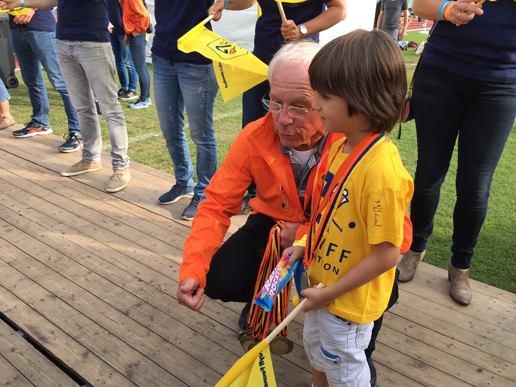 Miranda van Holstein tweet media