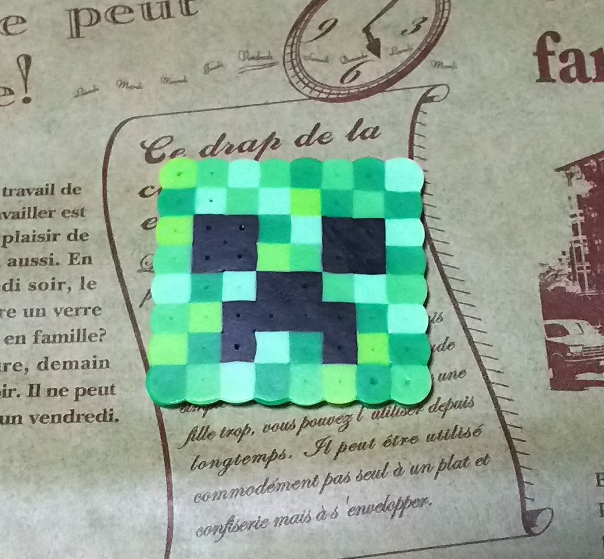 ニャムたんのハンドメイド これは本当に私の趣味で作ったものです マインクラフトというゲームの敵でクリーパー というキャラクターです かわいいのでアイロンビーズで作ってしまいました ブローチに加工してキャスケットにつける予定です W