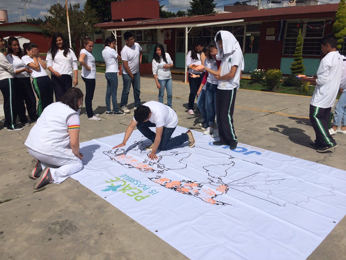 JCIEdoMexico's tweet photo. En la Sec. 13 "Héroes de Chapultepec" promoviendo #PeceIsPossible  #DiaInternacionalDeLaPaz https://t.co/K8lcrYNPx5