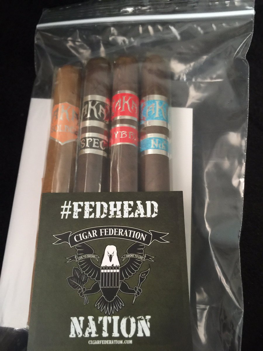 RobustoBabe's tweet photo. Loving this #cigar sampler from @CigFedStore @AKAcigars @HN_JAD @PistolCliff @CigarChairman @rlilly1018 @Xavier9281 https://t.co/z9zdLmRR8v