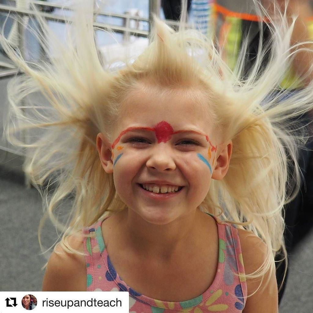 MNChildMuseum's tweet photo. Physics defying hair! What's going on here? It's #forcesatplay -- or what we like to call … https://t.co/0iUM1nXTn1 https://t.co/iXaaSTkOLP