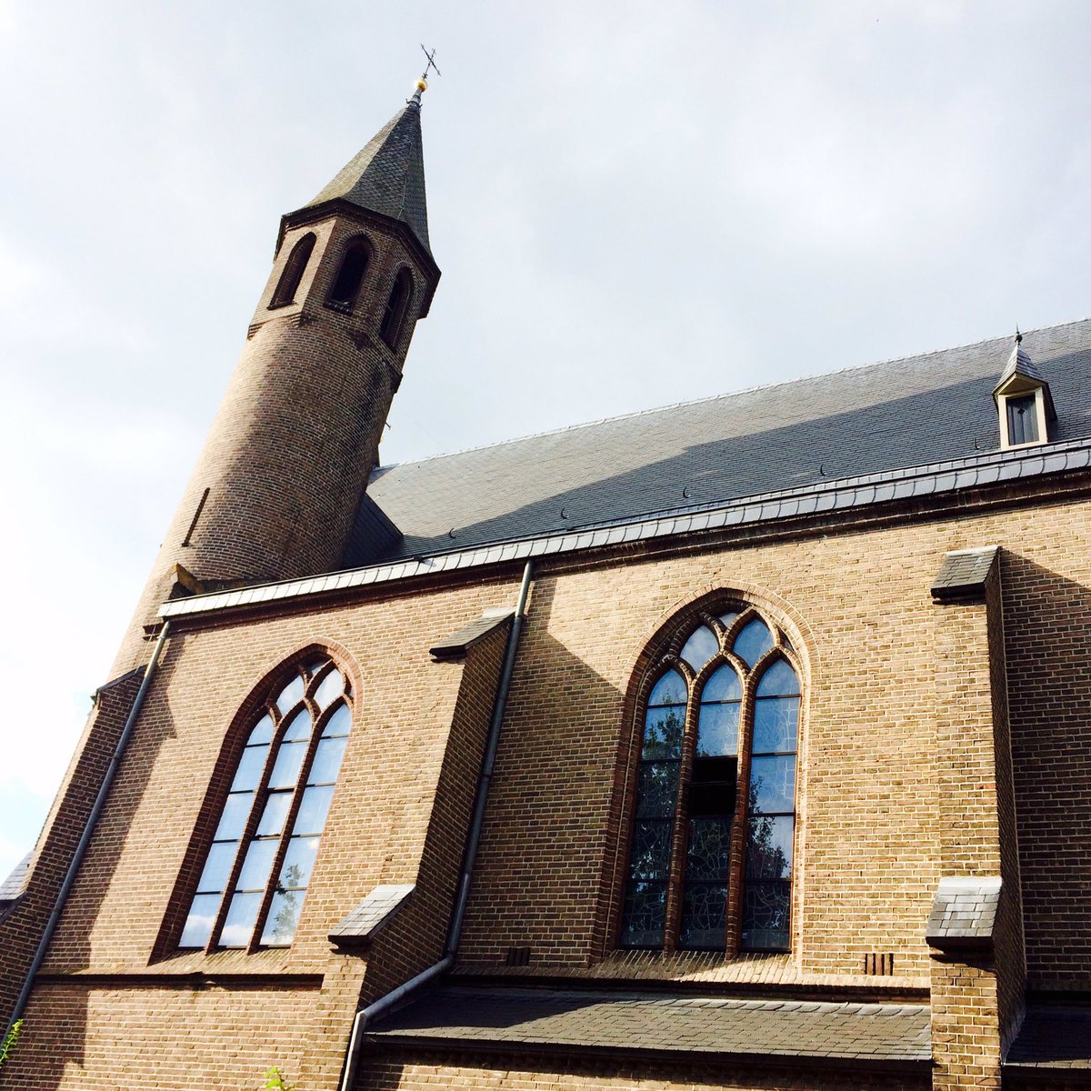 De Kerk van Onze Lieve Vrouw Onbevlekt Ontvangen in #Zenderen. Binnen kun je zeven beelden van karmelheiligen zien.