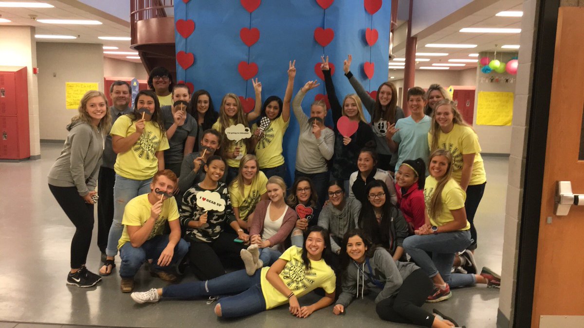 mikayla__kinsey's tweet photo. I love leadership and I love Gear Up @GEARUPshs #ilovegearup #SHSLeadership https://t.co/o60r4jbbRU