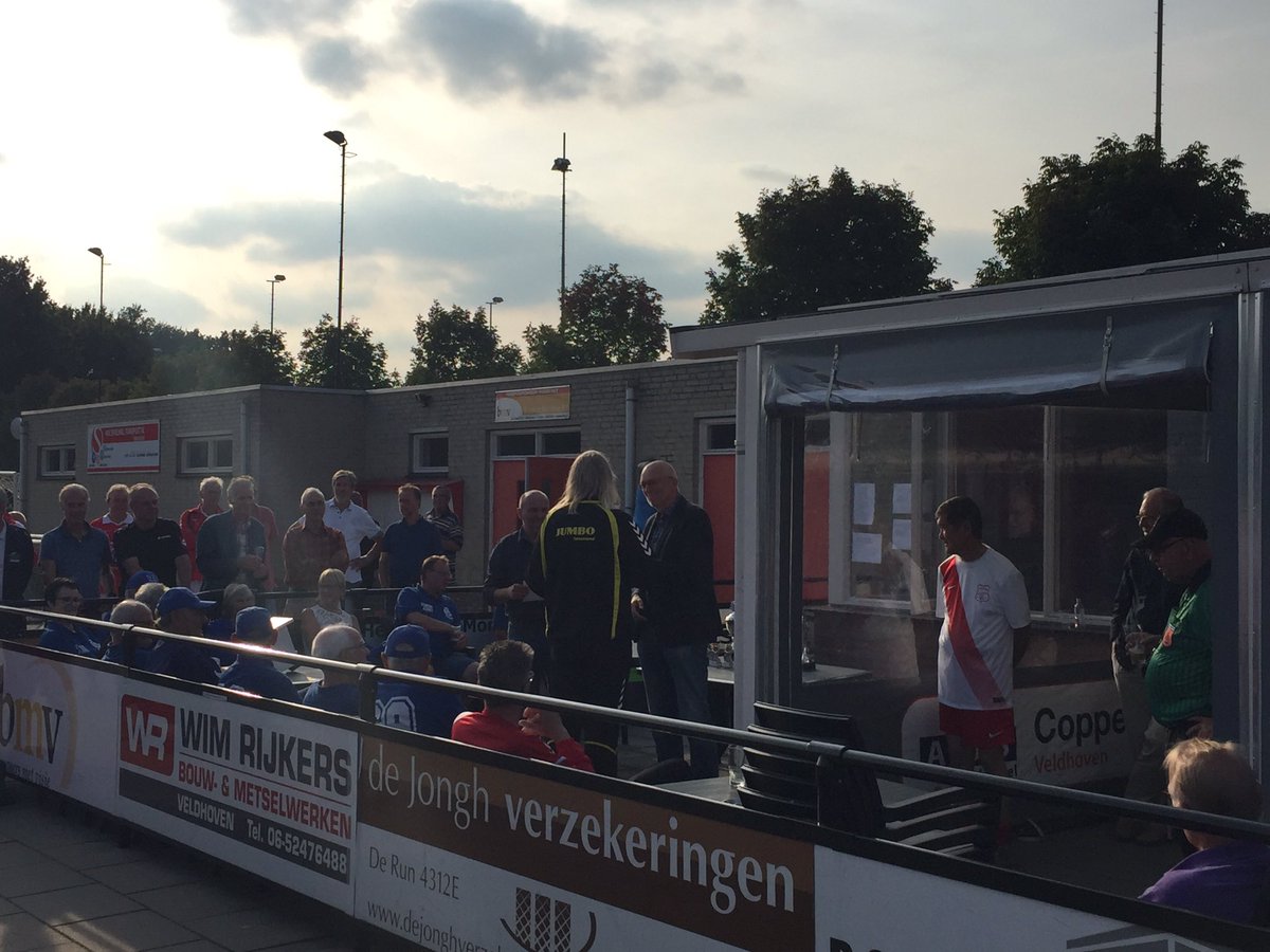 Vandaag het tweede #OldStars toernooi bij <a href="/RoodWitV/">Rood-Wit Veldhoven</a> met o.a <a href="/ADODenHaag/">ADO Den Haag</a> <a href="/HeraclesAlmelo/">Heracles Almelo</a>  geopend door <a href="/thijsslegers/">thijsslegers</a>