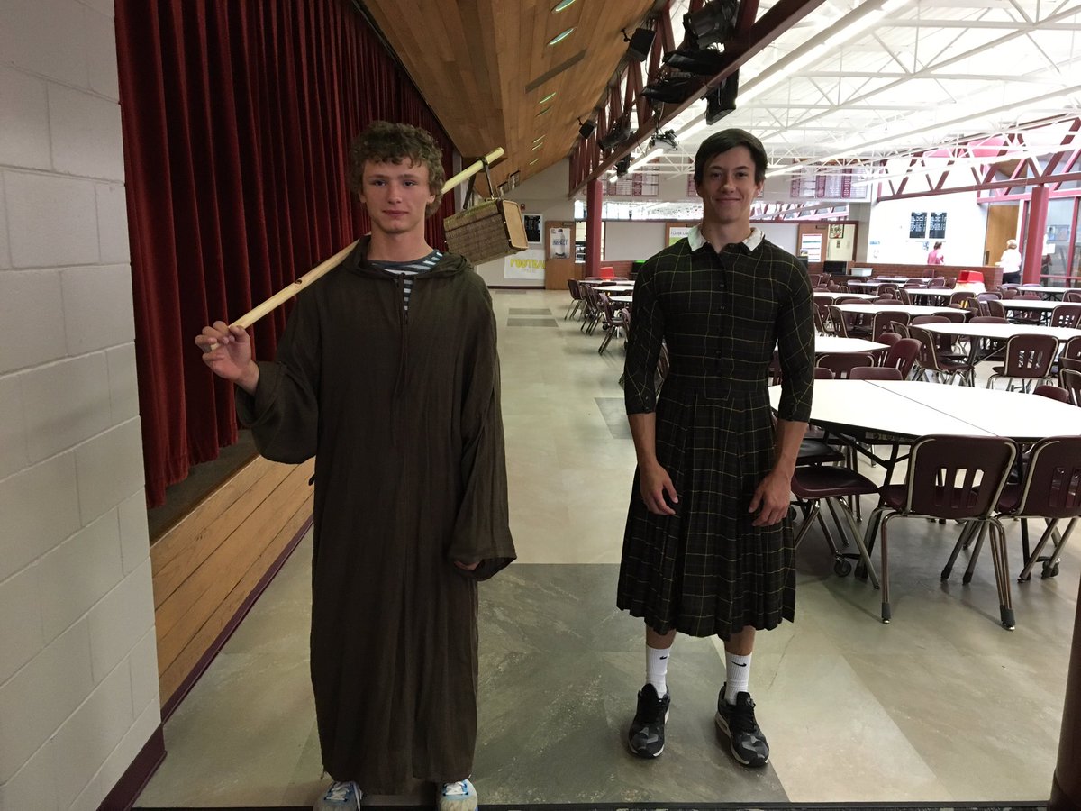 coach_slick's tweet photo. Between scenes of the #SummonersTale. #canterburytales https://t.co/H2baGKsbcu