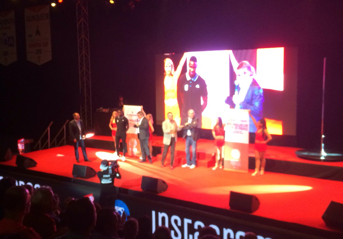 On rend hommage aux équipes de la <a href="/SigAssociation/">SIG Association</a>, notamment les U17 vainqueurs de la Coupe de France.#GoSIG