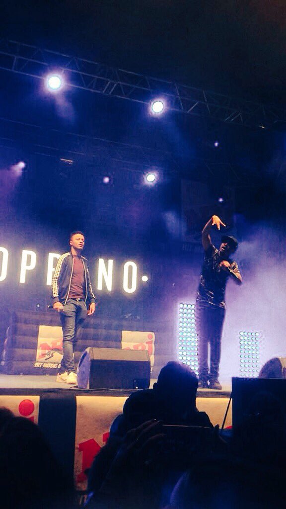Stellaaa_13's tweet photo. Mon meilleur souvenir de la @Foire_Marseille est évidemment les NMTM avec @Sopranopsy4 ❤️ #FoireDeMarseille https://t.co/S1DLu1SMkh