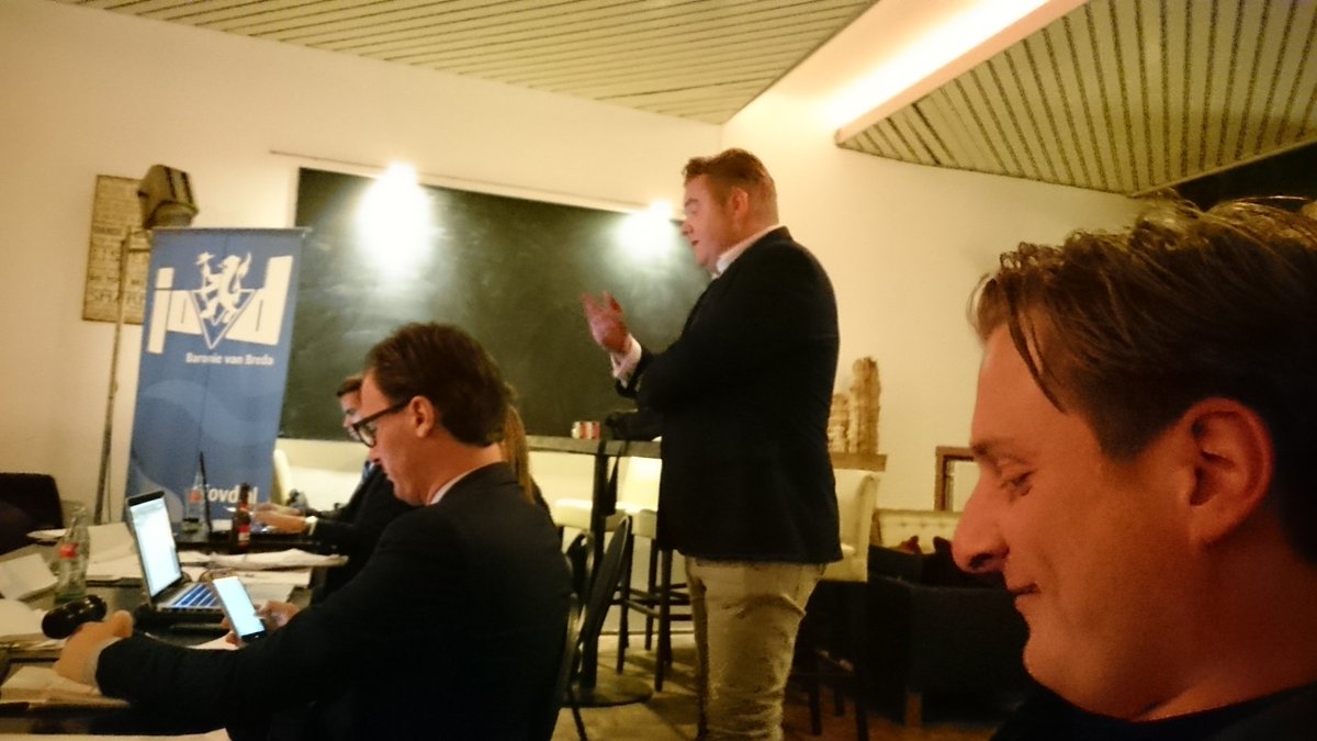 jovdbreda's tweet photo. #VAV2016 in volle gang! https://t.co/o02xeMRIZo