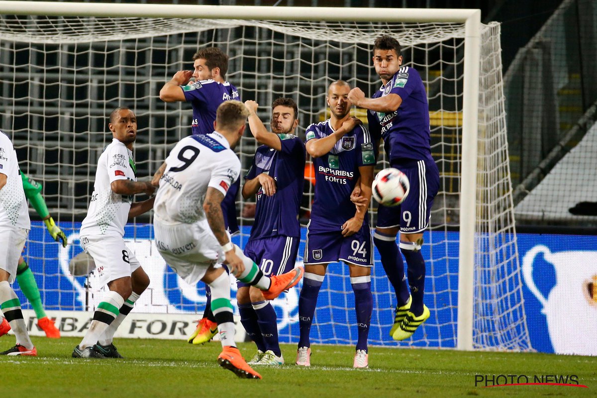 rscanderlecht's tweet photo. A few images of the game against OHL #RSCA #COYM #andohl https://t.co/mn4qPlBg5i