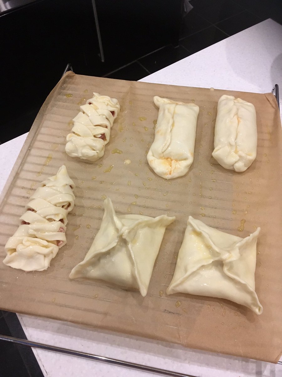 ChicharraSmile's tweet photo. Chorizo and bechamel. Tuna and tomato and Ham and cheese... ๐ Ready for #GBBO @GBBOUK tonight โ๐ป๏ธ #NotCraving https://t.co/KeavSyBcUT